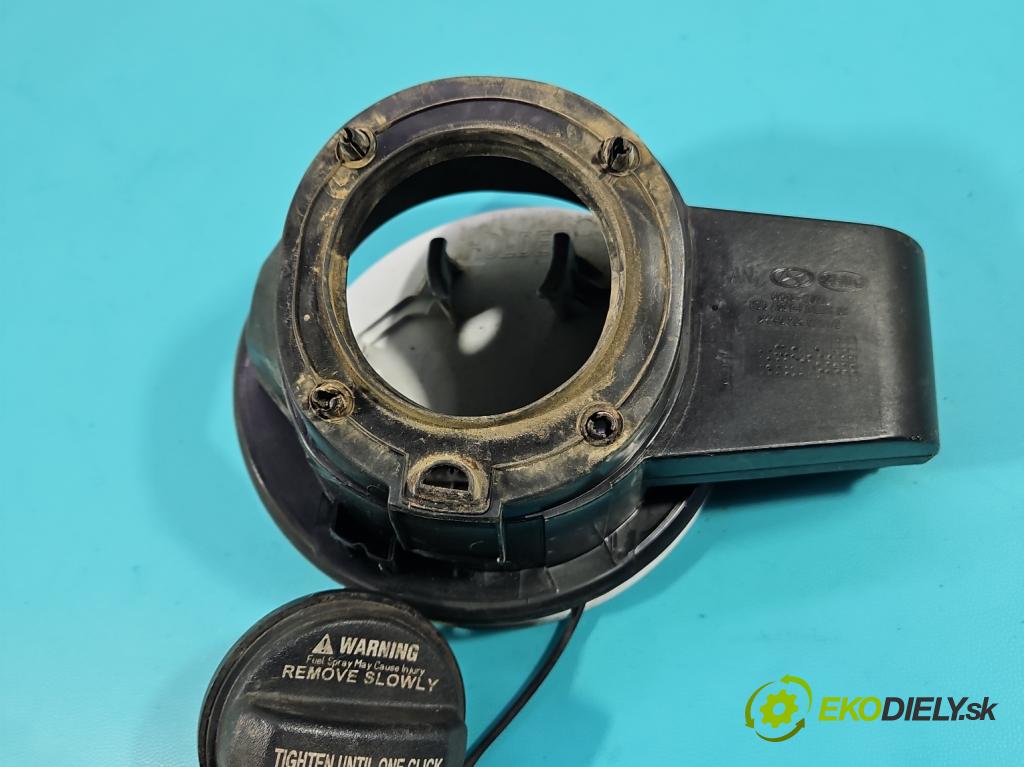 Hyundai Santa Fe III 2012–2018 2.4 GDI 190 HP automatic 140 kW 2359 cm3 5- Klapka nádrže palivo  (Kľučka dverí ostatné)