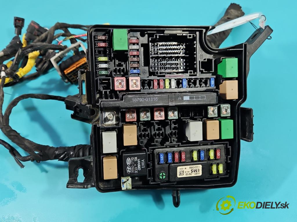 Hyundai Santa Fe III 2012–2018 2.4 GDI 190 HP automatic 140 kW 2359 cm3 5- skrinka poistka 912014Z574AA (Poistková skrinka)