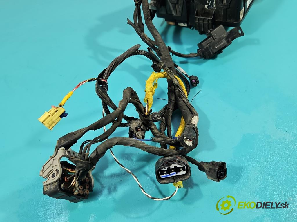 Hyundai Santa Fe III 2012–2018 2.4 GDI 190 HP automatic 140 kW 2359 cm3 5- skrinka poistka 912014Z574AA (Poistková skrinka)