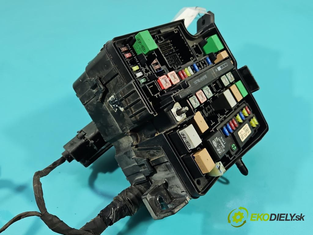 Hyundai Santa Fe III 2012–2018 2.4 GDI 190 HP automatic 140 kW 2359 cm3 5- skrinka poistka 912014Z574AA (Poistková skrinka)