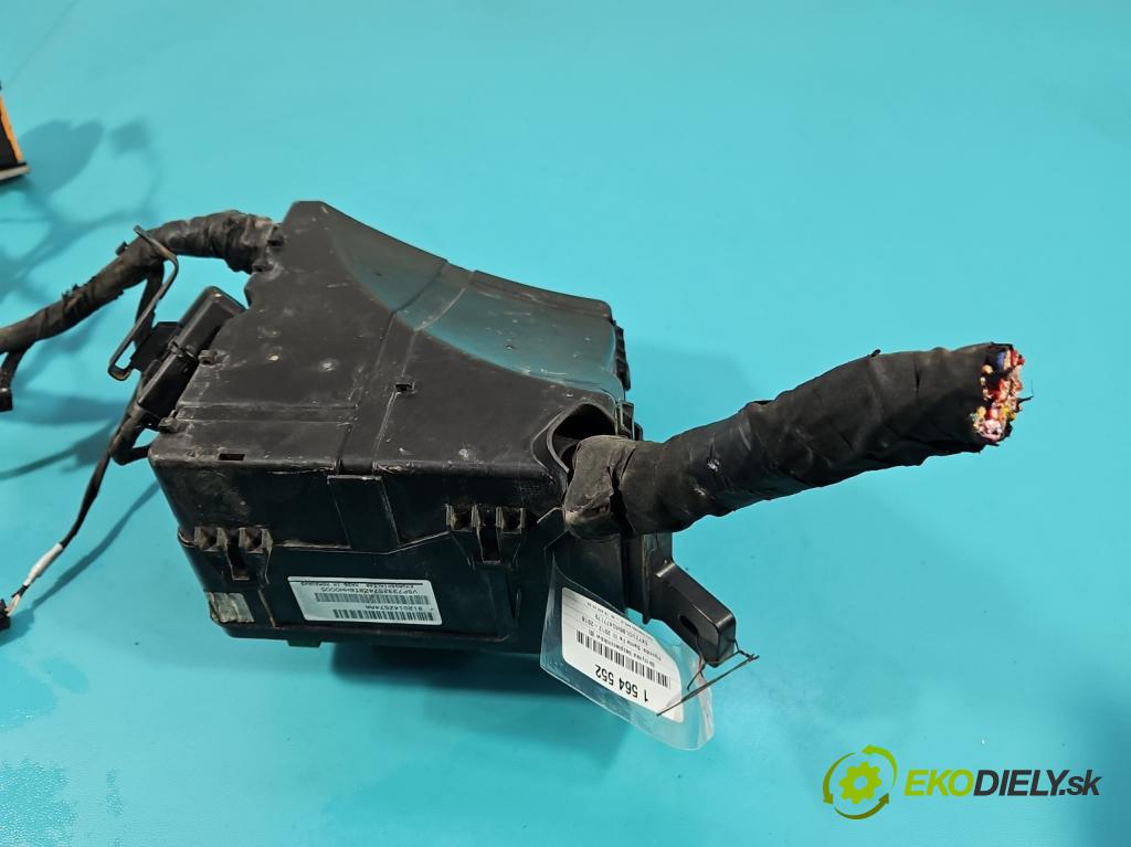 Hyundai Santa Fe III 2012–2018 2.4 GDI 190 HP automatic 140 kW 2359 cm3 5- skrinka poistka 912014Z574AA (Poistková skrinka)