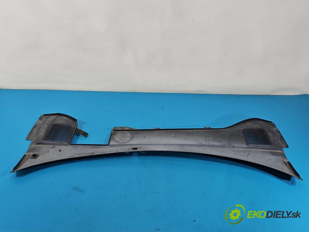 Volvo V70 III 2007-2016 2.0 16V 145 hp manual 107 kW 1999 cm3 5- torpédo 31217310 (Plast pod čelním sklem)