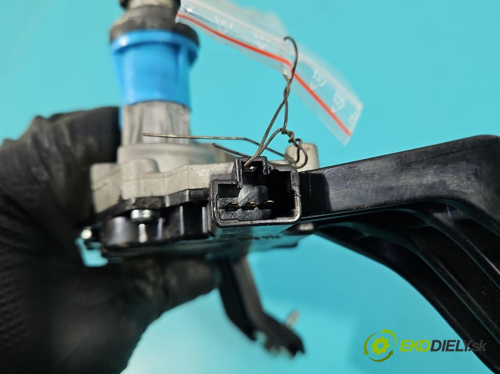 Hyundai Santa Fe III 2012–2018 2.4 GDI 190 hp automatic 140 kW 2359 cm3 5- motor stěrače zadní 98700-2W000