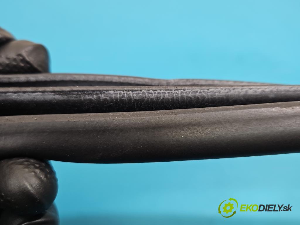 Toyota Rav4 IV 2013-2018 2.0 D4D 124 hp manual 91 kW 1998 cm3 5- Těsnění: dveře přední pravé