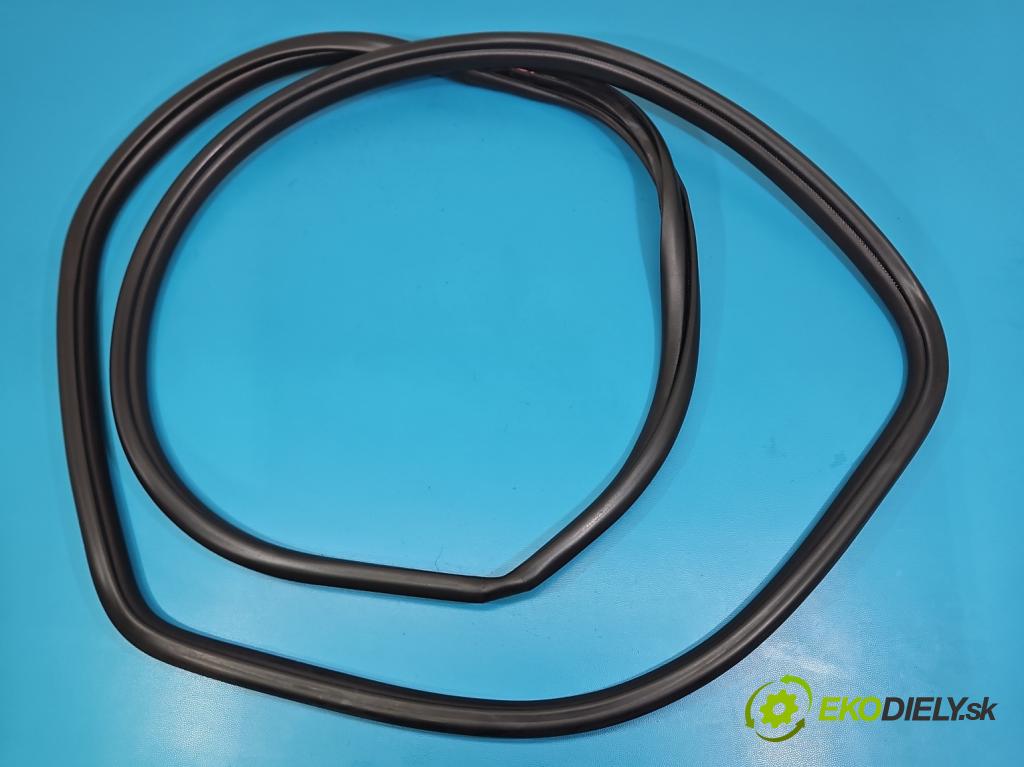 Toyota Rav4 IV 2013-2018 2.0 D4D 124hp manual 91 kW 1998 cm3 5- Těsnění: dvere zadné ľavé  (Karoséria ostatné)