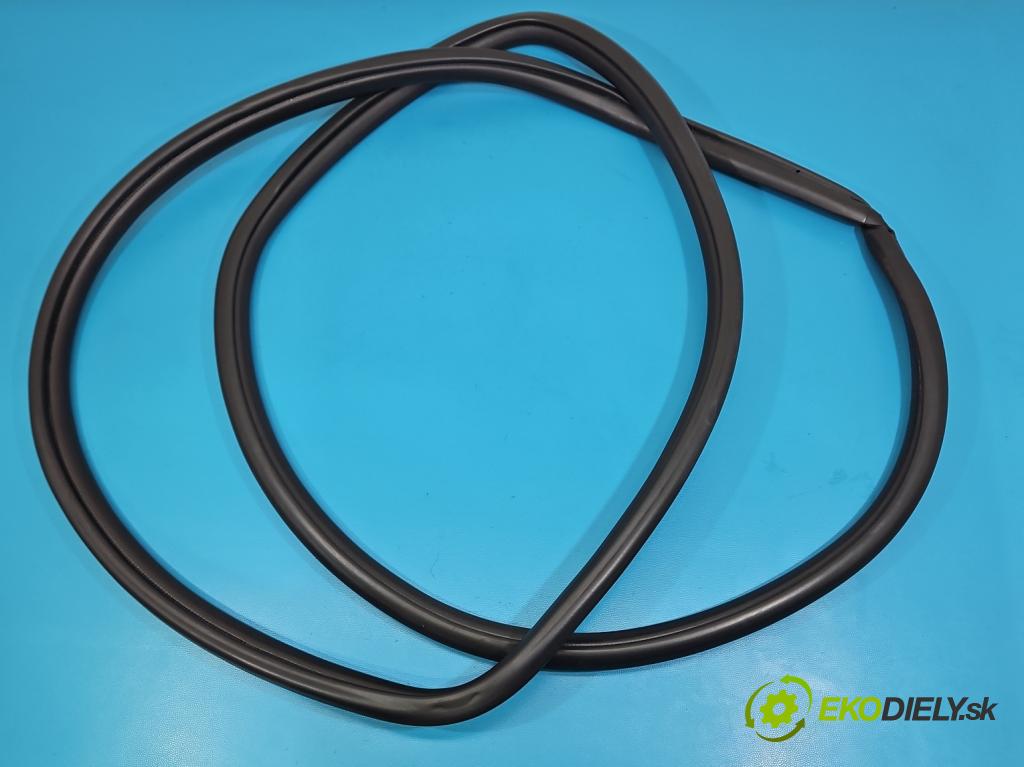 Toyota Rav4 IV 2013-2018 2.0 D4D 124hp manual 91 kW 1998 cm3 5- Těsnění: dvere zadné pravé  (Karoséria ostatné)