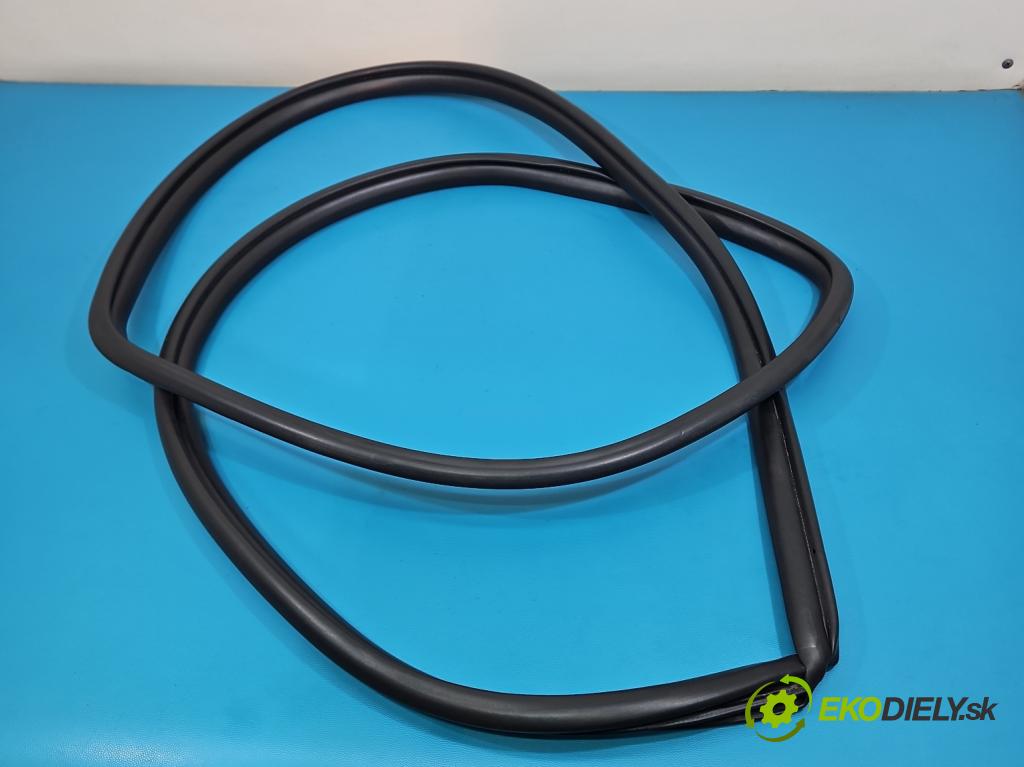 Toyota Rav4 IV 2013-2018 2.0 D4D 124 hp manual 91 kW 1998 cm3 5- Těsnění: dveře zadní pravé  (Karoserie ostatní)