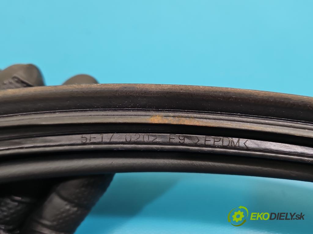 Toyota Rav4 IV 2013-2018 2.0 D4D 124hp manual 91 kW 1998 cm3 5- Těsnění: kufrové dvere