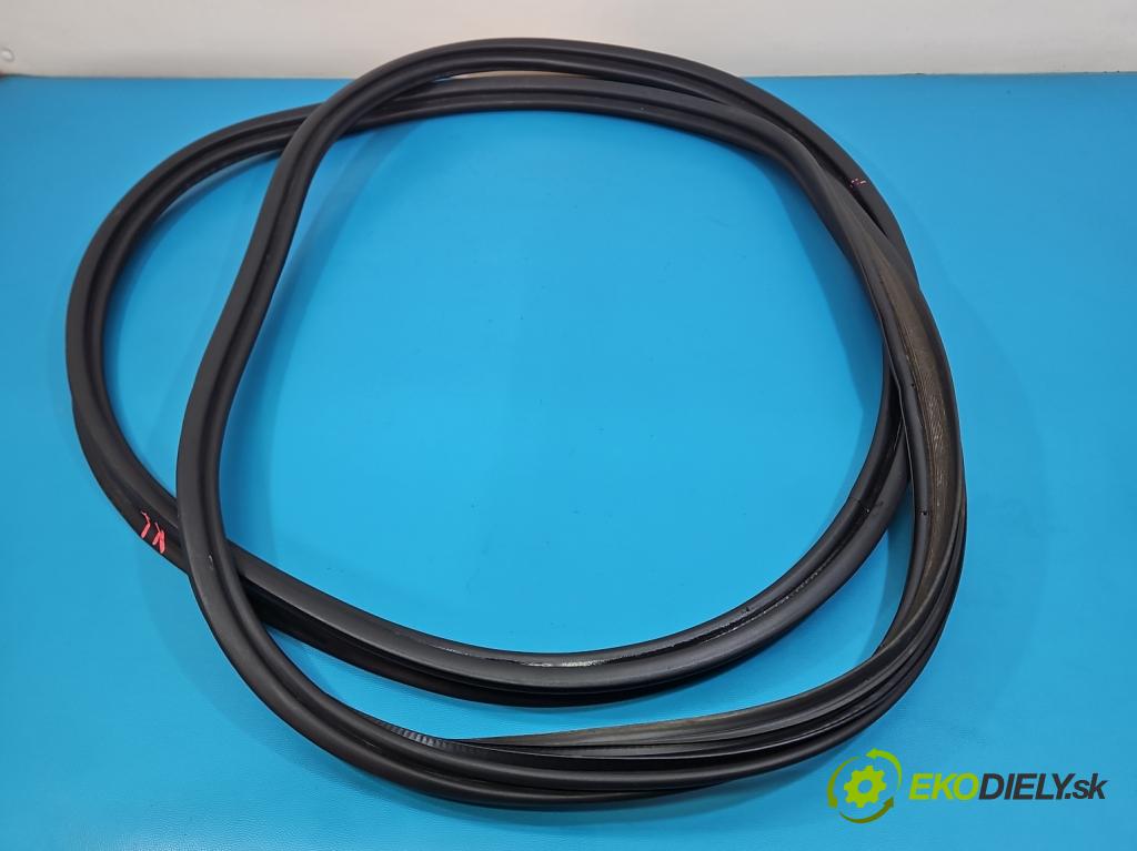 Toyota Rav4 IV 2013-2018 2.0 D4D 124hp manual 91 kW 1998 cm3 5- Těsnění: kufrové dvere 