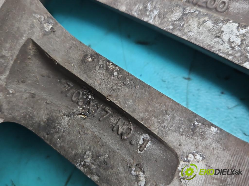 Hyundai Santa Fe III 2012–2018 2.4 GDI 190 hp automatic 140 kW 2359 cm3 5- Felga hliník 17" 52910-2W200