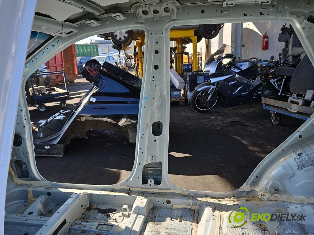 Hyundai Santa Fe III 2012–2018 2.4 GDI 190 HP automatic 140 kW 2359 cm3 5- Práh: pravý  (Karoséria ostatné)