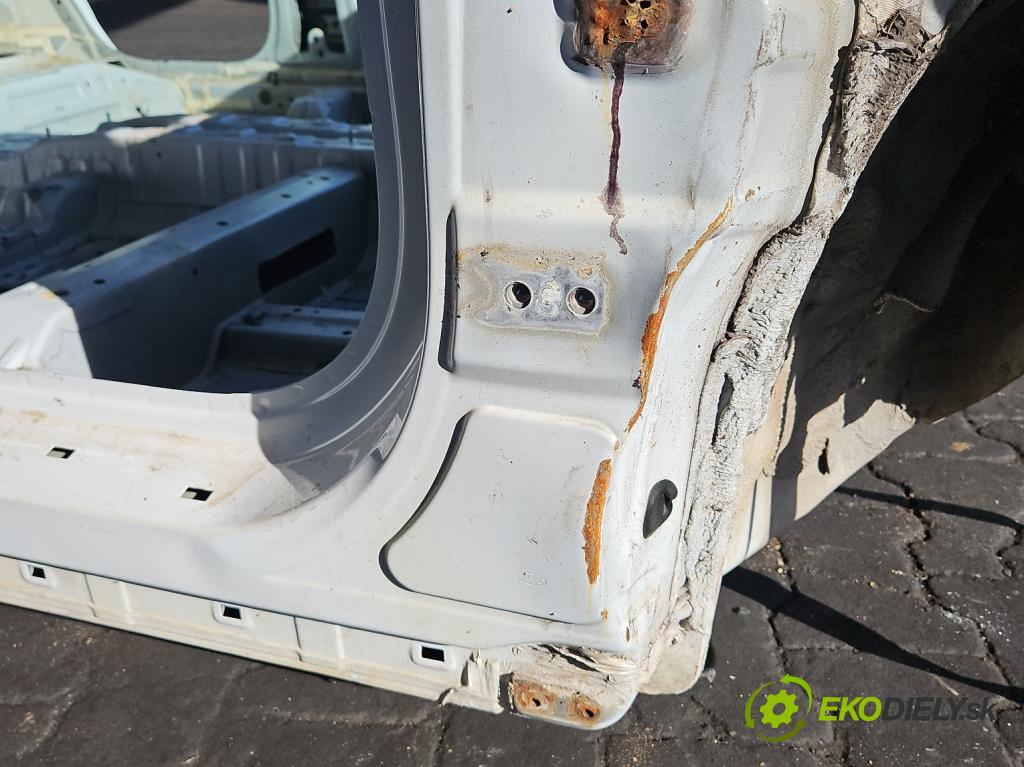 Hyundai Santa Fe III 2012–2018 2.4 GDI 190 HP automatic 140 kW 2359 cm3 5- Práh: pravý  (Karoséria ostatné)