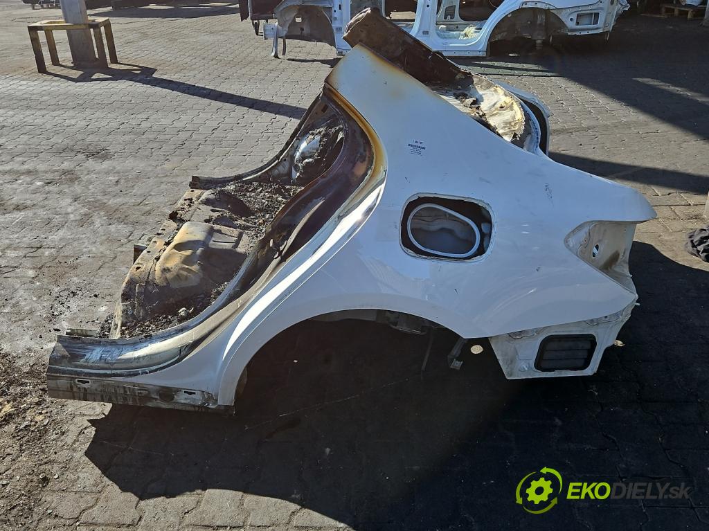 Mercedes A W177 2018- 2.0 T 306KM automatic 225 kW 1991 cm3 4- blatnik zadní levý 