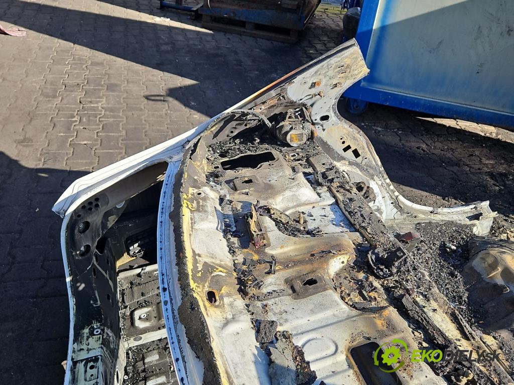 Mercedes A W177 2018- 2.0 T 306KM automatic 225 kW 1991 cm3 4- blatník zadné ľavý