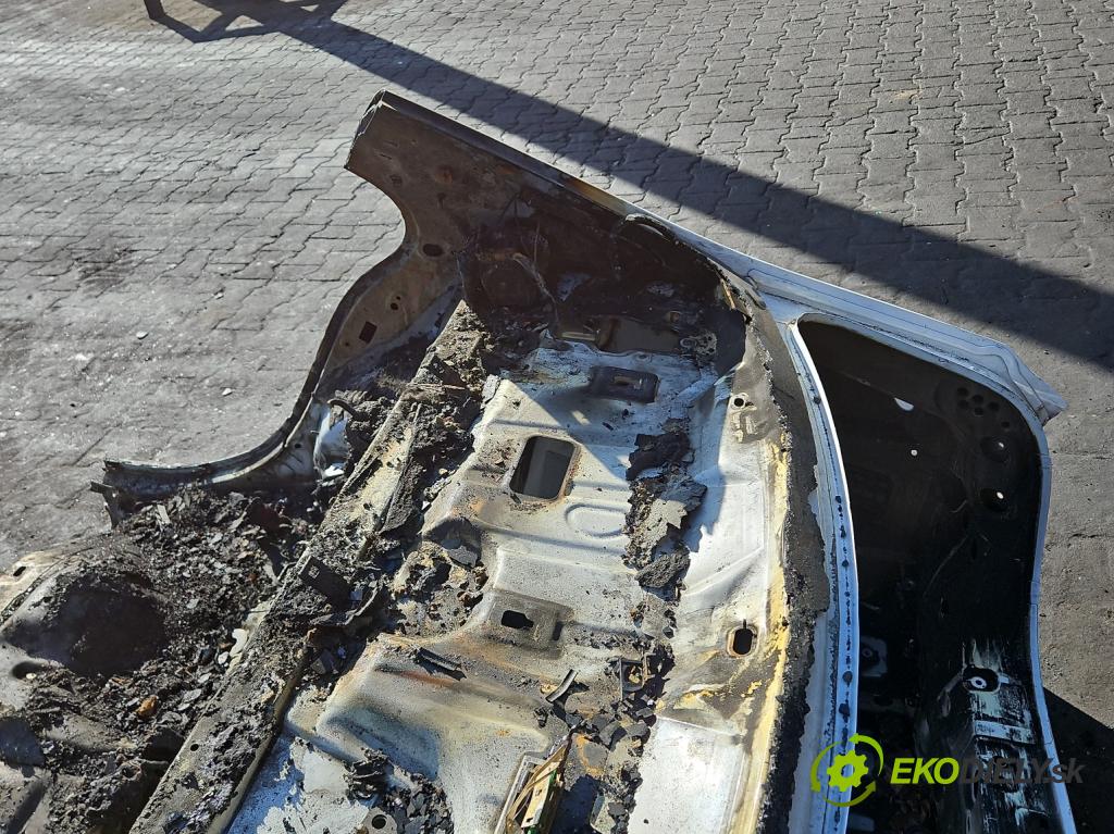 Mercedes A W177 2018- 2.0 T 306KM automatic 225 kW 1991 cm3 4- blatník zadné pravý