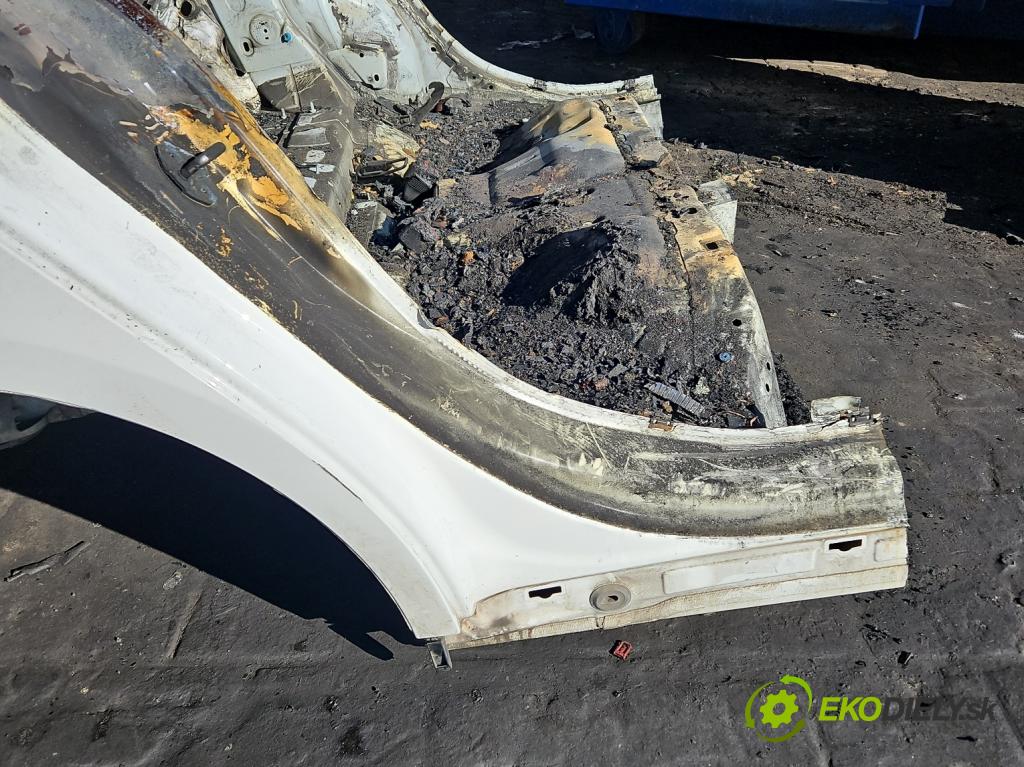 Mercedes A W177 2018- 2.0 T 306KM automatic 225 kW 1991 cm3 4- blatník zadné pravý