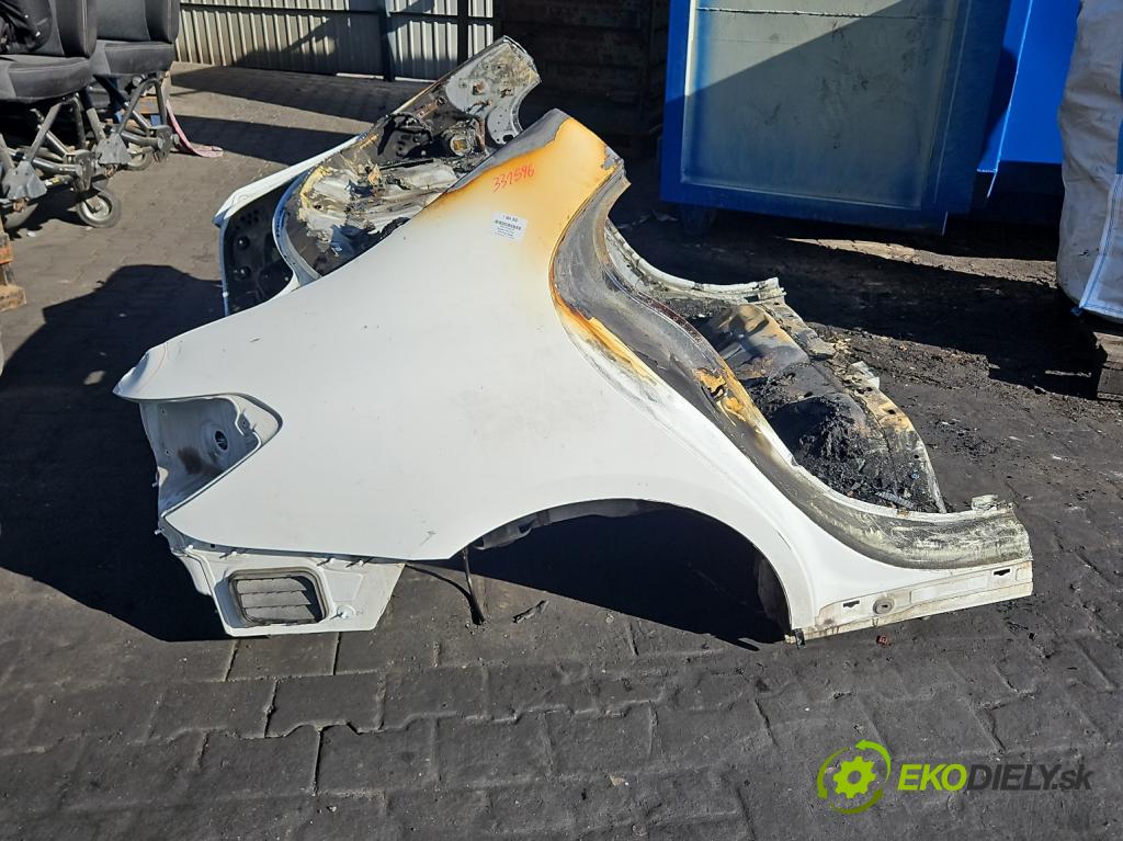 Mercedes A W177 2018- 2.0 T 306KM automatic 225 kW 1991 cm3 4- blatnik zadní pravý 