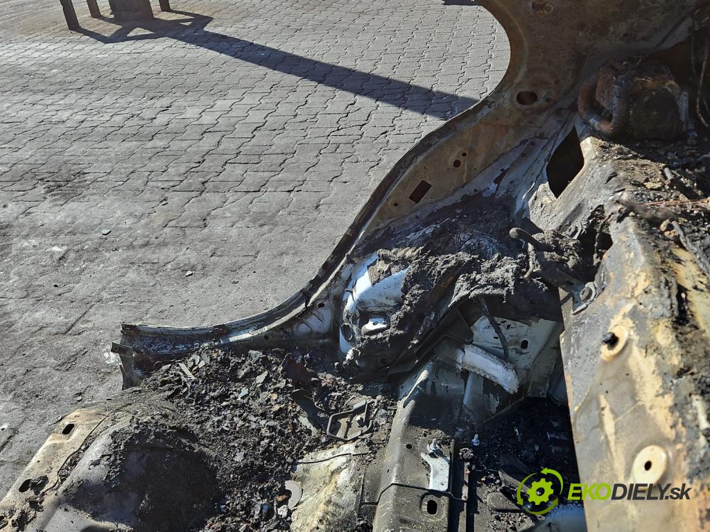 Mercedes A W177 2018- 2.0 T 306KM automatic 225 kW 1991 cm3 4- blatník zadné pravý