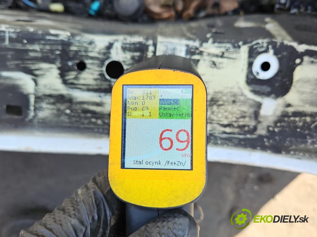 Mercedes A W177 2018- 2.0 T 306KM automatic 225 kW 1991 cm3 4- pas zadní: