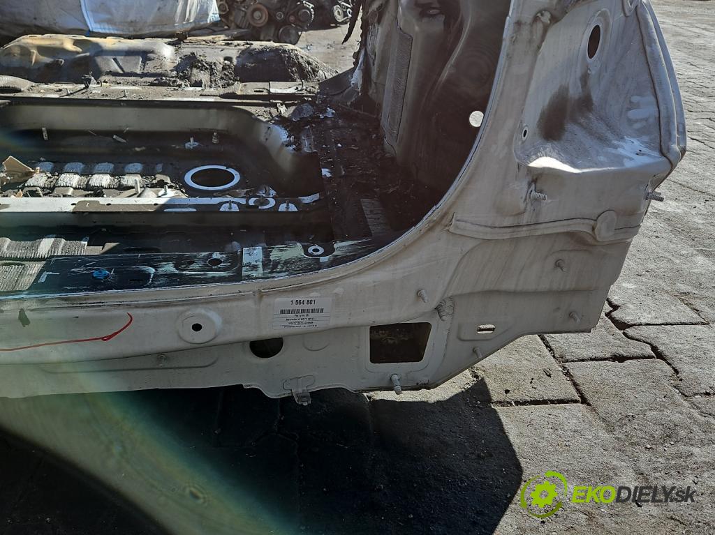 Mercedes A W177 2018- 2.0 T 306KM automatic 225 kW 1991 cm3 4- pas zadní: