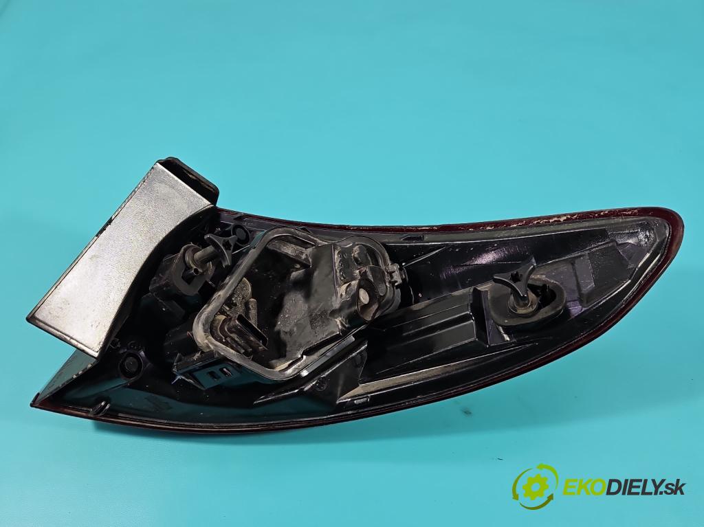 Renault Megane III 2008-2016 1.9 dci 131 HP manual 96 kW 1870 cm3 5- svetlo / reflektor zadné ľavé  (Kľučka dverí ostatné)