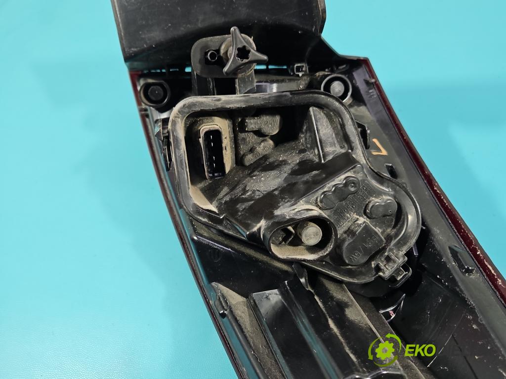 Renault Megane III 2008-2016 1.9 dci 131 HP manual 96 kW 1870 cm3 5- svetlo / reflektor zadné ľavé  (Kľučka dverí ostatné)