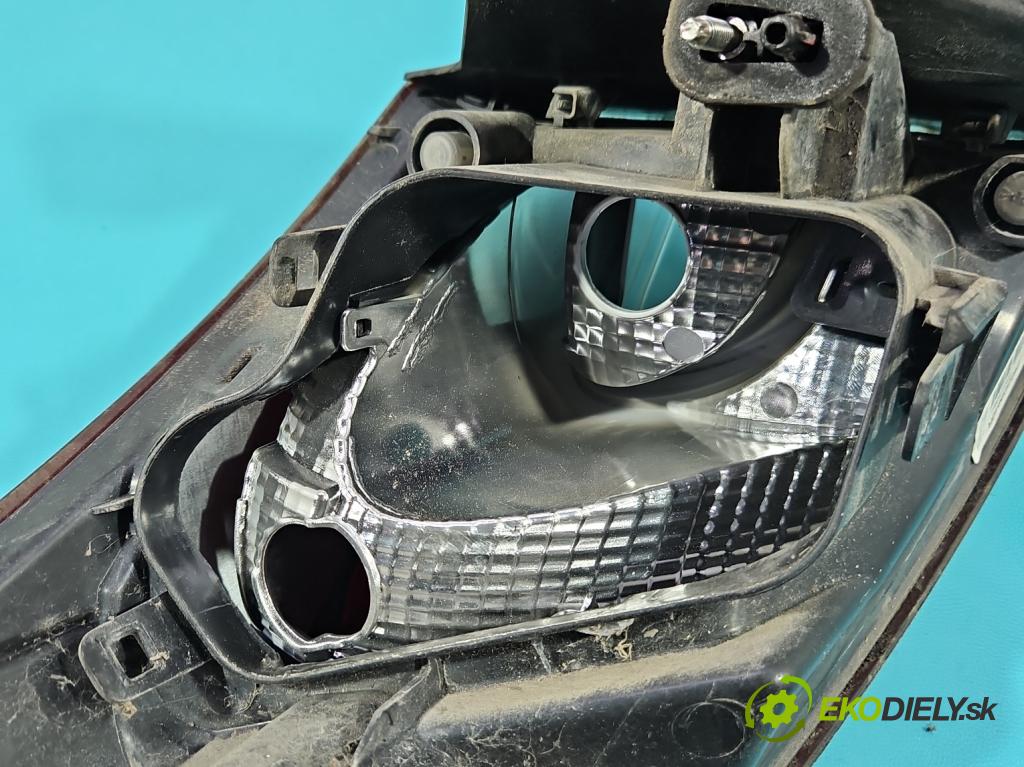 Renault Megane III 2008-2016 1.9 dci 131 HP manual 96 kW 1870 cm3 5- svetlo / reflektor zadné pravé 265500010R (Kľučka dverí ostatné)