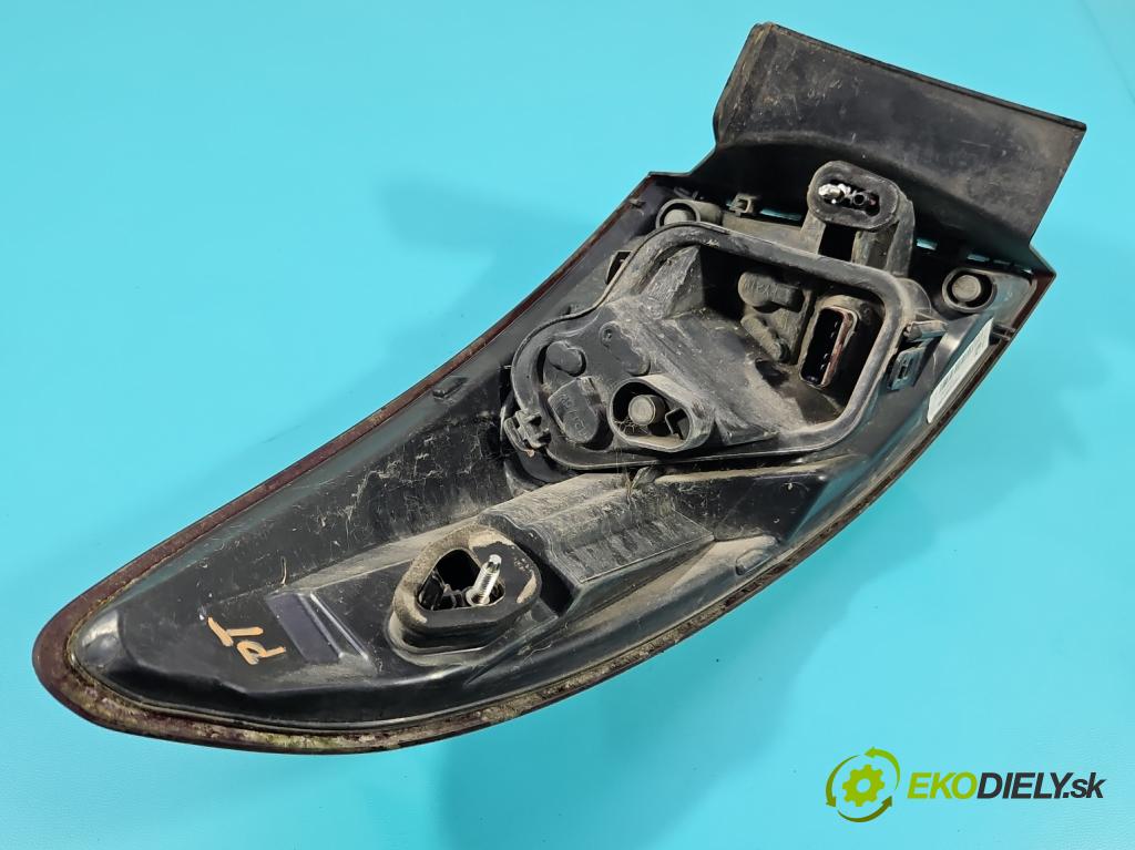 Renault Megane III 2008-2016 1.9 dci 131 HP manual 96 kW 1870 cm3 5- svetlo / reflektor zadné pravé 265500010R (Kľučka dverí ostatné)