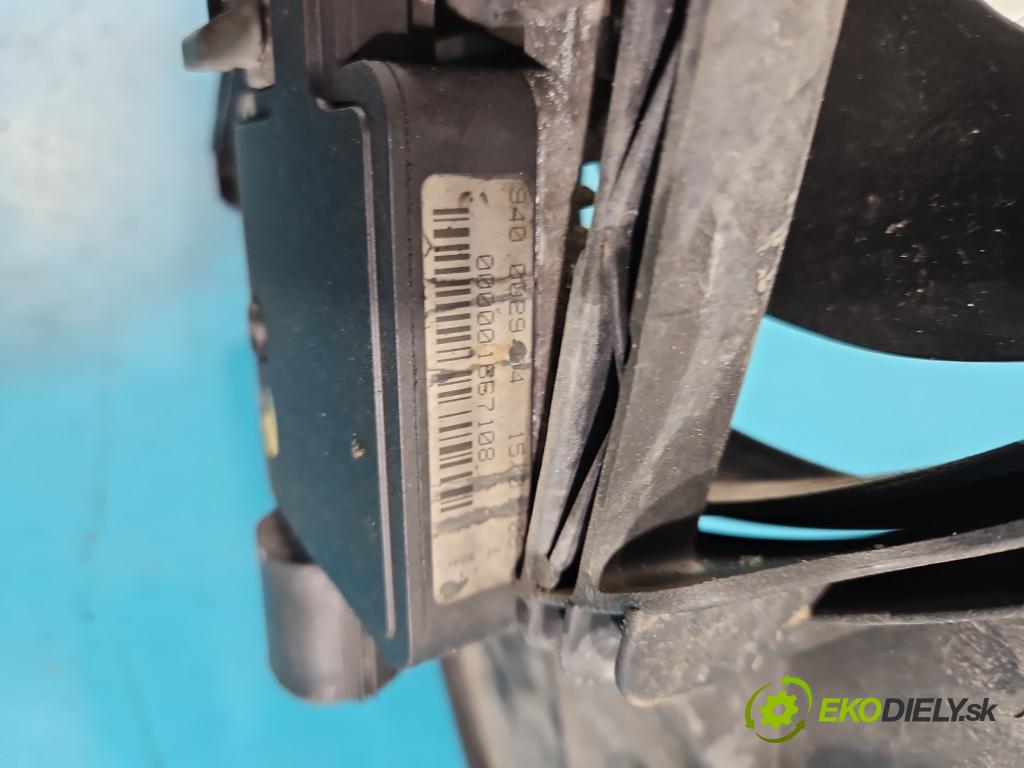 Volvo V70 III 2007-2016 2.0 16V 145 HP manual 107 kW 1999 cm3 5- Ventilátor chladiča 8240563