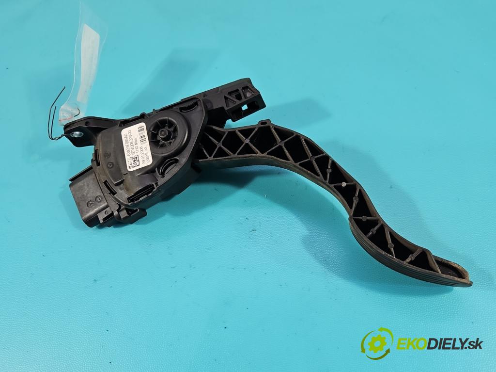 Volvo V70 III 2007-2016 2.0 16V 145 HP manual 107 kW 1999 cm3 5- pedal plyn potenciometr: 6G92-9F836-AD