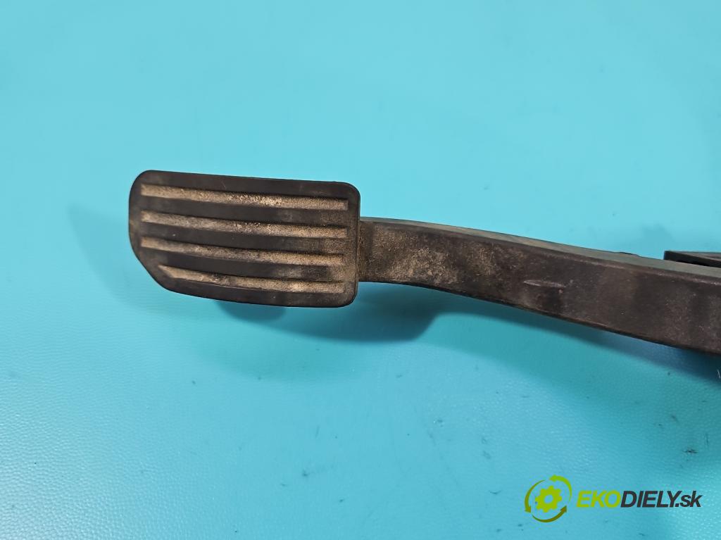 Volvo V70 III 2007-2016 2.0 16V 145 HP manual 107 kW 1999 cm3 5- pedal plyn potenciometr: 6G92-9F836-AD