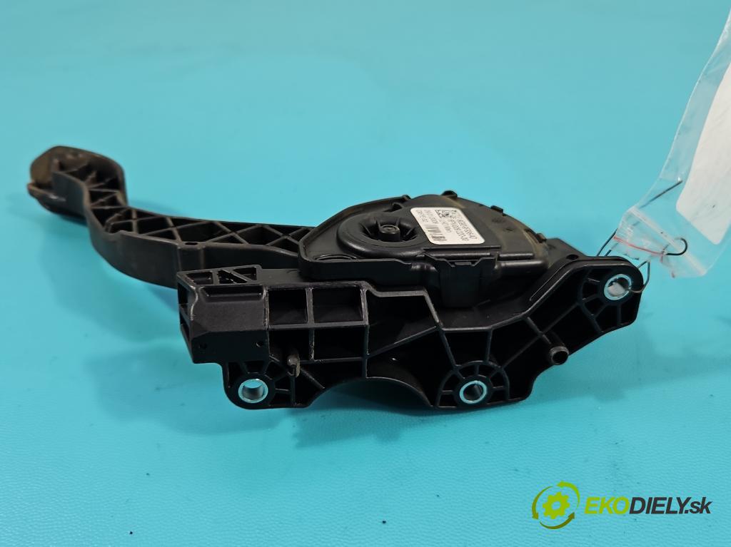 Volvo V70 III 2007-2016 2.0 16V 145 HP manual 107 kW 1999 cm3 5- pedal plyn potenciometr: 6G92-9F836-AD