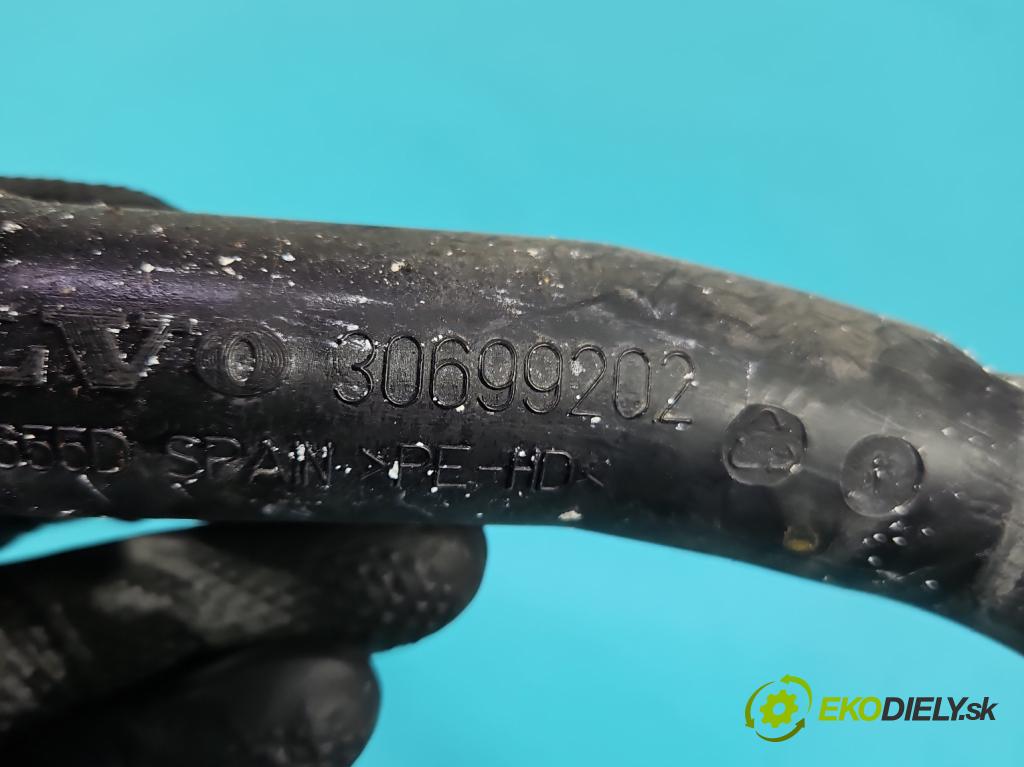 Volvo V70 III 2007-2016 2.0 16V 145 HP manual 107 kW 1999 cm3 5- nádržka tekutina: ostrekovačov 30784233