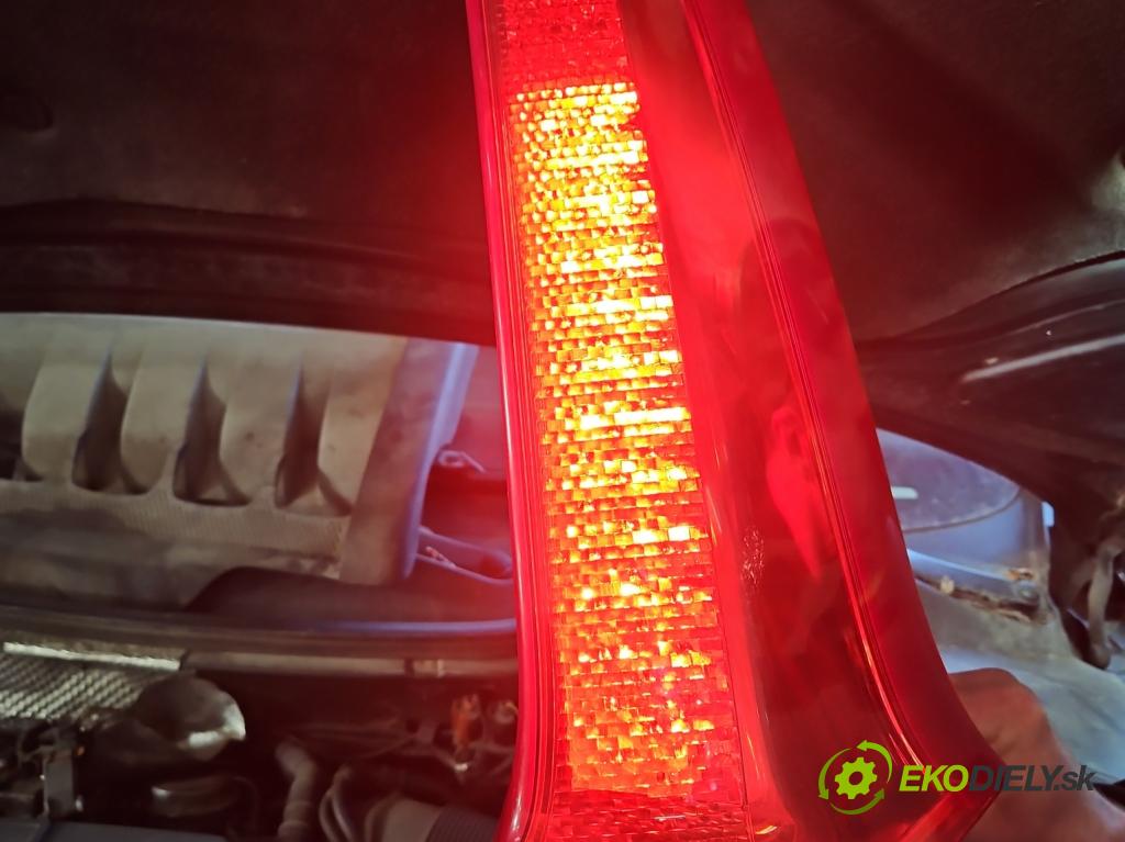 Volvo V70 III 2007-2016 2.0 16V 145 hp manual 107 kW 1999 cm3 5- světlo zadní pravé  (Klika dveří ostatní)