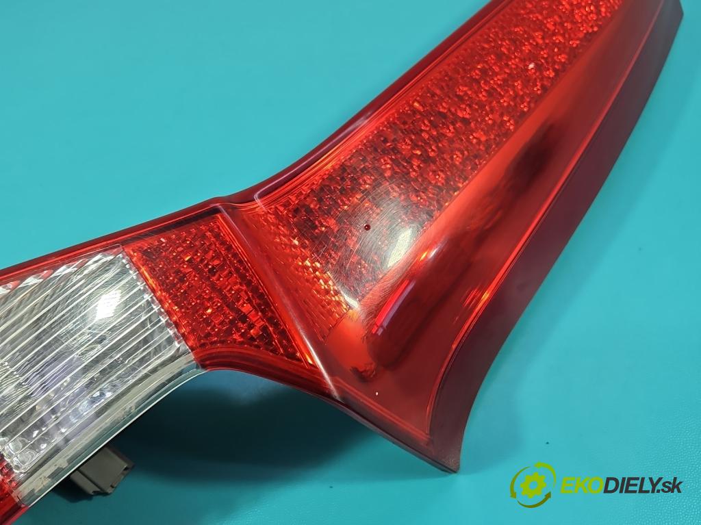 Volvo V70 III 2007-2016 2.0 16V 145 hp manual 107 kW 1999 cm3 5- světlo zadní pravé  (Klika dveří ostatní)