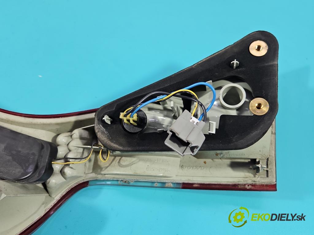 Volvo V70 III 2007-2016 2.0 16V 145 hp manual 107 kW 1999 cm3 5- světlo zadní pravé  (Klika dveří ostatní)