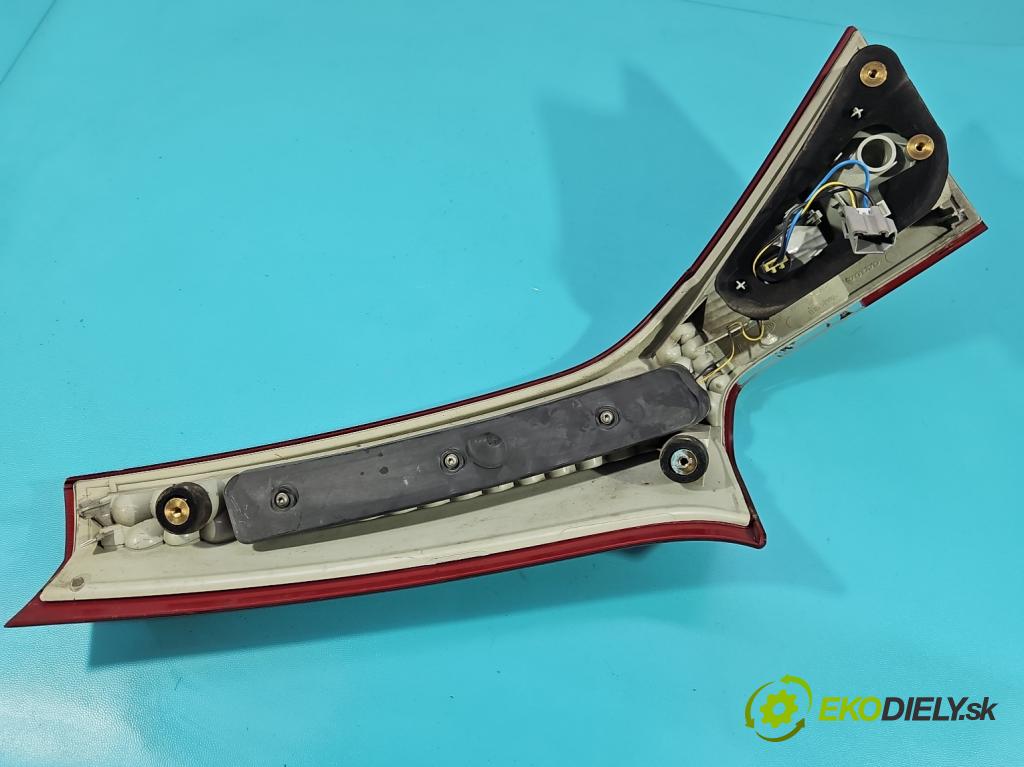 Volvo V70 III 2007-2016 2.0 16V 145 hp manual 107 kW 1999 cm3 5- světlo zadní pravé  (Klika dveří ostatní)