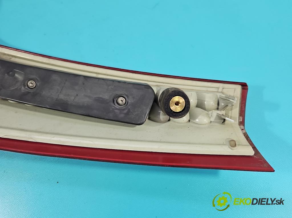 Volvo V70 III 2007-2016 2.0 16V 145 HP manual 107 kW 1999 cm3 5- svetlo / reflektor zadné ľavé  (Kľučka dverí ostatné)