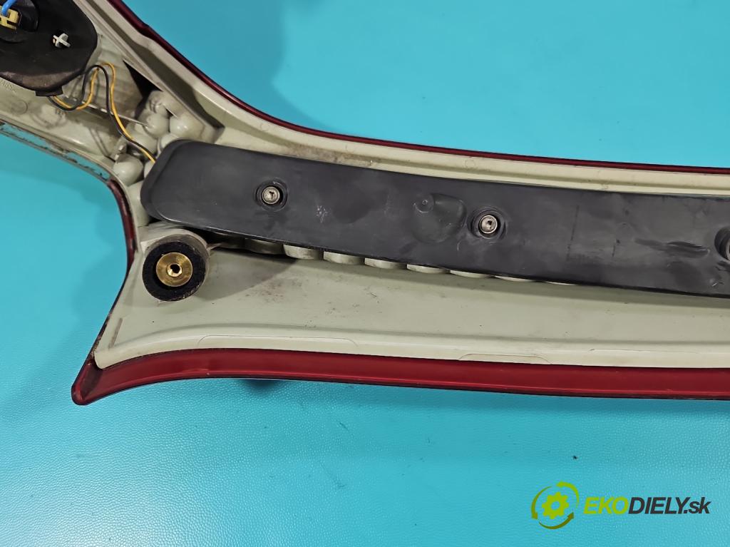 Volvo V70 III 2007-2016 2.0 16V 145 HP manual 107 kW 1999 cm3 5- svetlo / reflektor zadné ľavé  (Kľučka dverí ostatné)