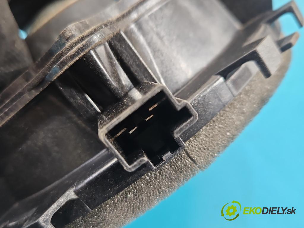 Volvo V70 III 2007-2016 2.0 16V 145 HP manual 107 kW 1999 cm3 5- reproduktory komplet 30657444