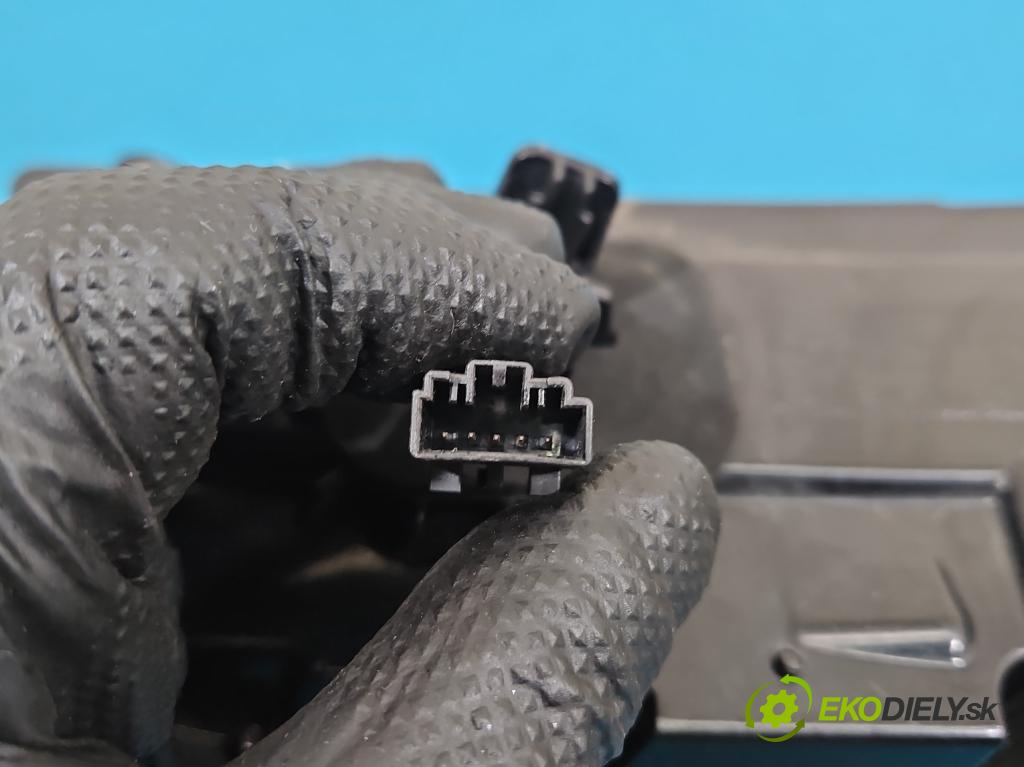 Audi Q7 2015- 3.0 TFSI 333KM: automatic 245 kW 2995 cm3 5- svetlo / reflektor zadné ľavé 4M0945093E (Kľučka dverí ostatné)