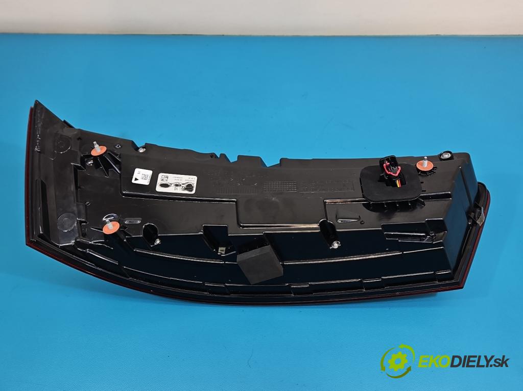 Audi Q7 2015- 3.0 TFSI CRE 333KM: automatic 245 kW 2995 cm3 5- světlo zadní pravé 4M0945093D (Klika dveří ostatní)