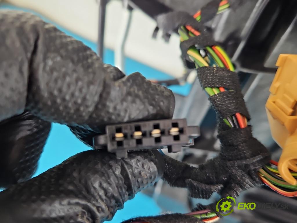 Audi Q7 2015- 3.0 TFSI 333KM: automatic 245 kW 2995 cm3 5- Střešní okno: 4M0959591 (Sklo karoserie)