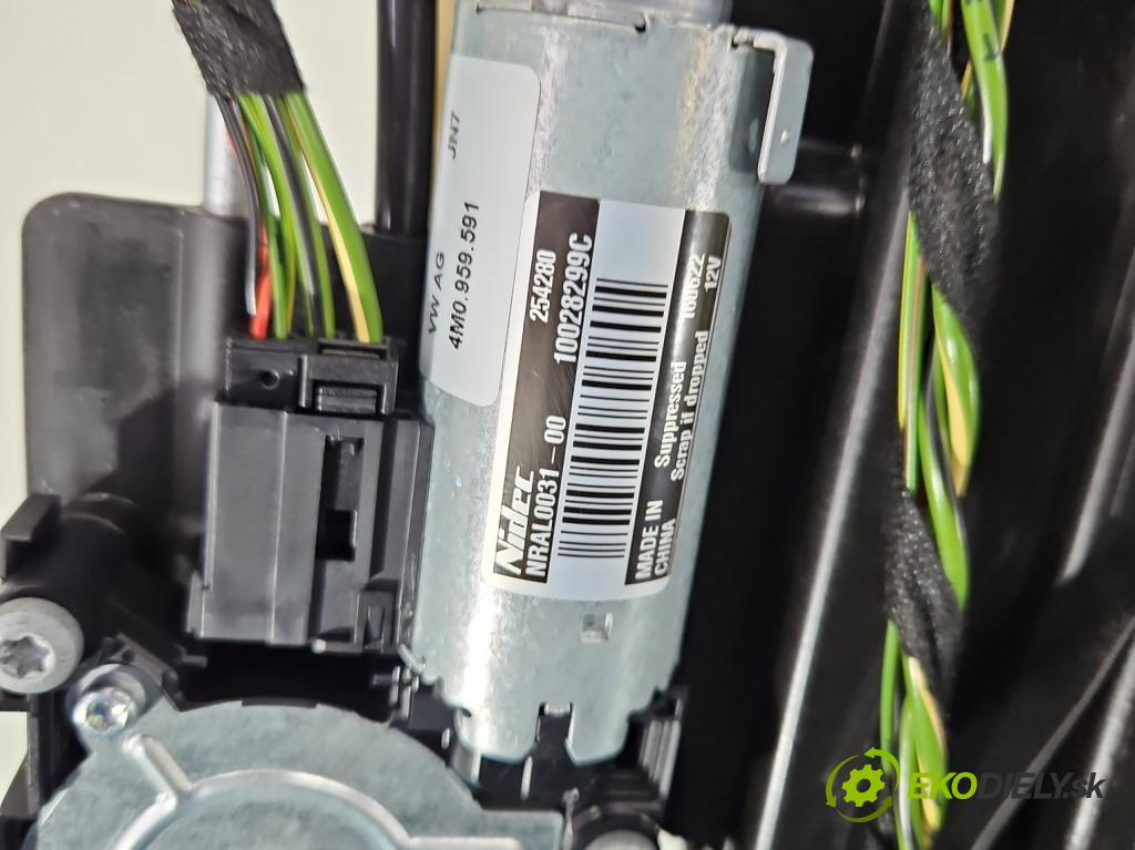 Audi Q7 2015- 3.0 TFSI 333KM: automatic 245 kW 2995 cm3 5- Střešní okno: 4M0959591 (Sklo karoserie)