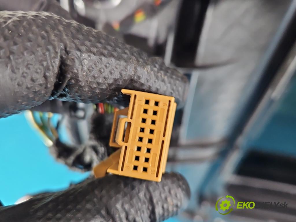 Audi Q7 2015- 3.0 TFSI 333KM: automatic 245 kW 2995 cm3 5- Střešní okno: 4M0959591 (Sklo karoserie)