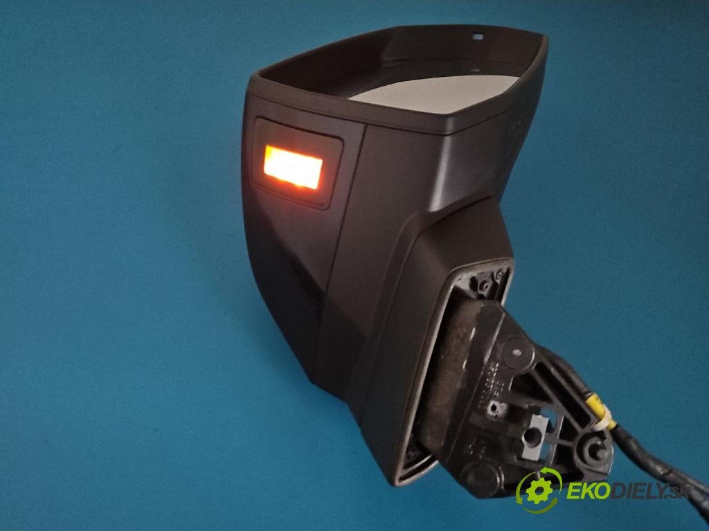 Audi Q7 2015- 3.0 TFSI CRE: 333KM: automatic 245 kW 2995 cm3 5- zrkadlo pravé  (Kľučka dverí ostatné)