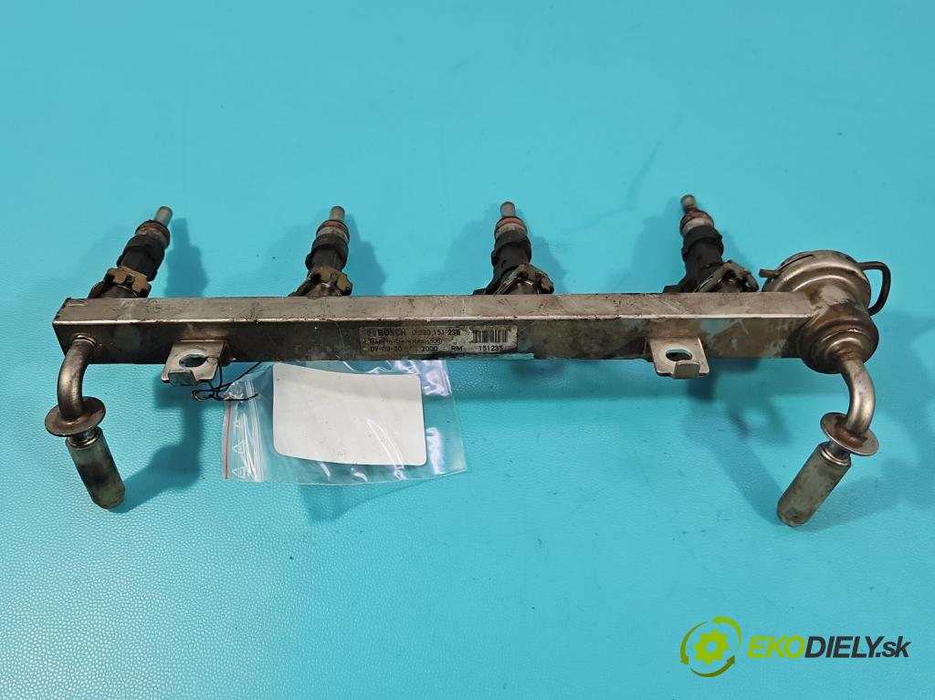 Fiat Bravo II 2007-2014 1.4 T 120 HP manual 88 kW 1368 cm3 5- vstrek 0280158167 (Vstrekovač paliva)