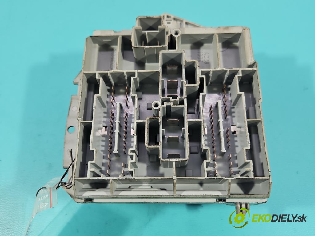 Fiat Bravo II 2007-2014 1.4 T 120 hp manual 88 kW 1368 cm3 5- skříňka pojistková 51790930 (Pojistková skříňka)