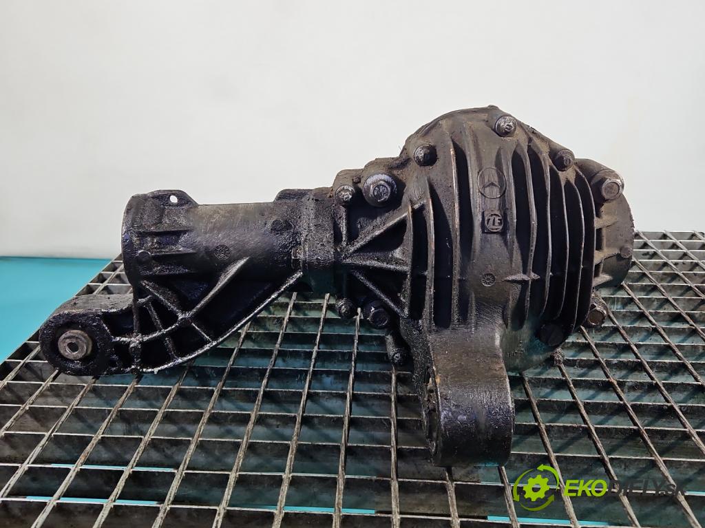 Mercedes ML W164 2005-2011 3.0 CDI V6 224hp automatic 165 kW 2987 cm3 5- Most: predný