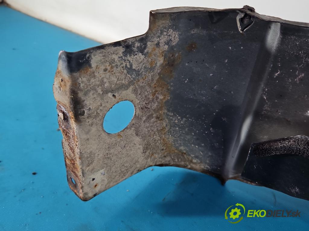 Mazda 5  2005-2010 2.0 citd 143 HP manual 105 kW 1998 cm3 5- blatník predné pravý  (Kľučka dverí ostatné)